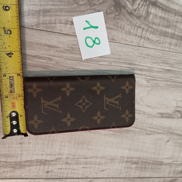 Louis Vuitton Pink cell phone case - Picture 7 of 8